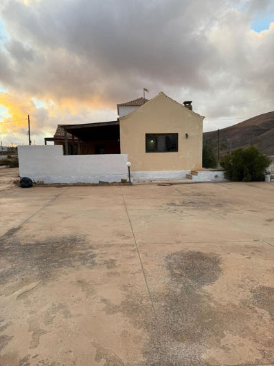 Image No.22-4 Bed House for sale