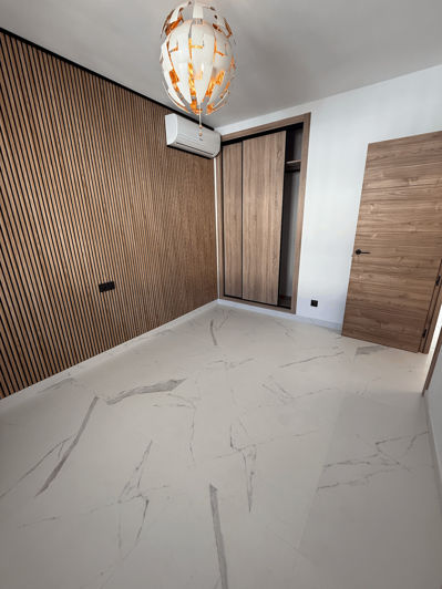 Image No.10-2 Bed Property for sale