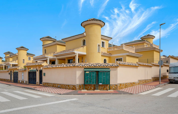 Image No.43-4 Bed Villa for sale