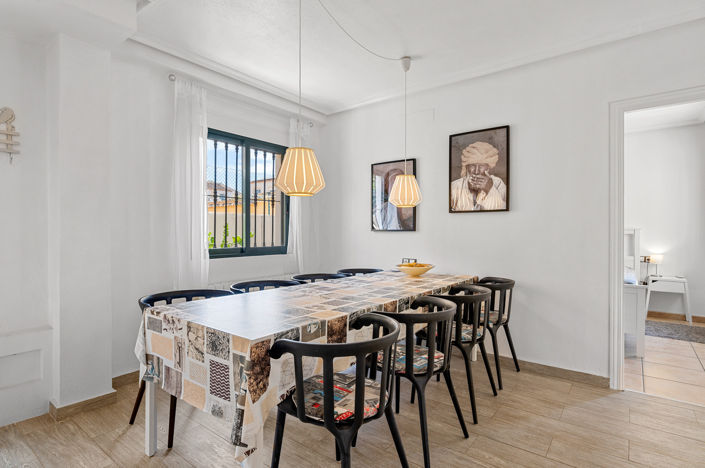 Image No.6-4 Bed Villa for sale