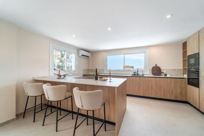 Image No.2-4 Bed Villa for sale