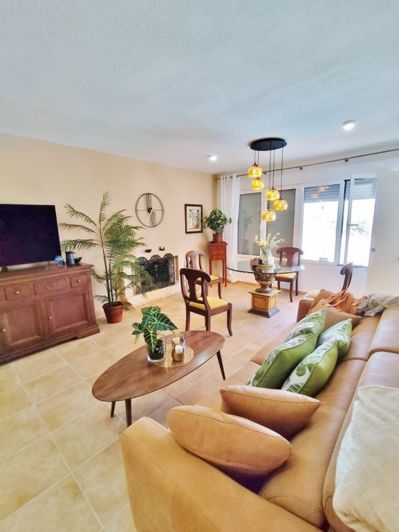 Image No.2-Villa de 4 chambres à vendre à San Miguel de Salinas