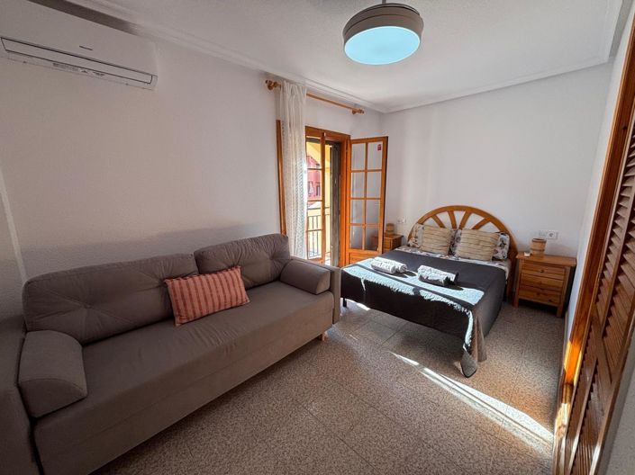 Image No.3-Appartement de 2 chambres à vendre à Torrevieja