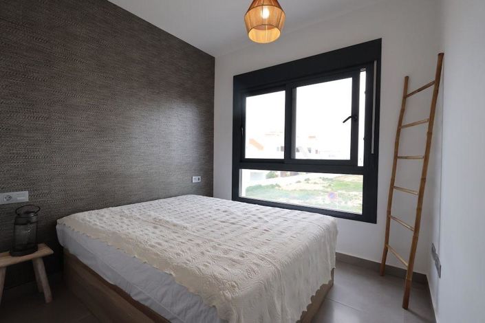 Image No.13-2 Bed Bungalow for sale