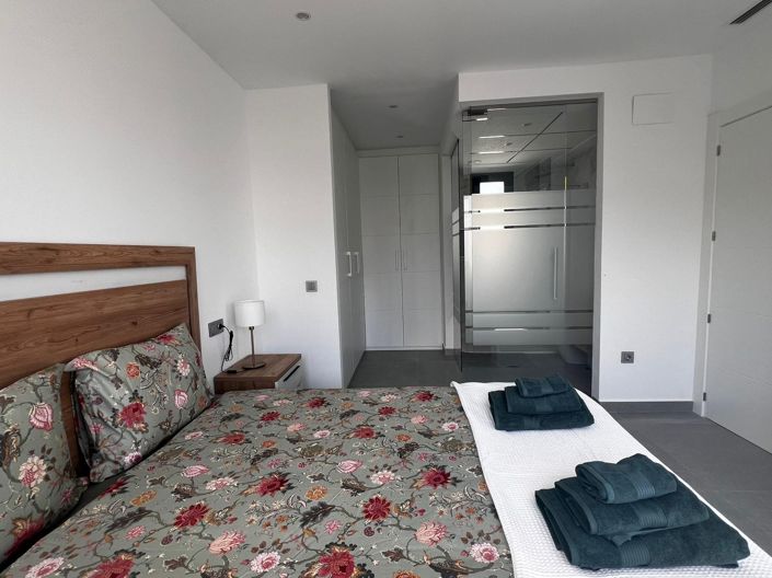 Image No.17-5 Bed Villa for sale