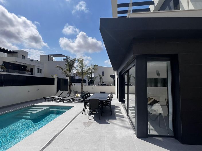 Image No.4-5 Bed Villa for sale