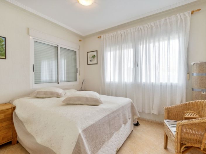 Image No.17-2 Bed Apartment for sale