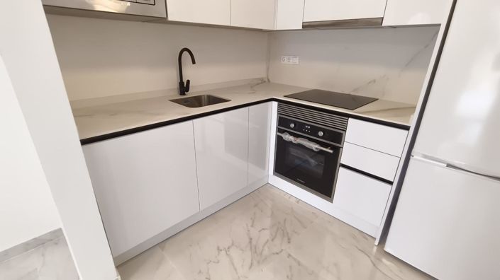 Image No.11-2 Bed Townhouse for sale