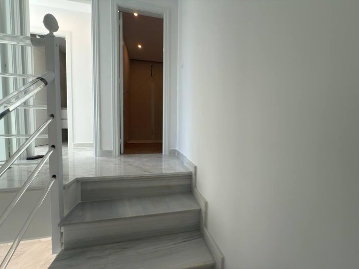 Image No.14-2 Bed Townhouse for sale