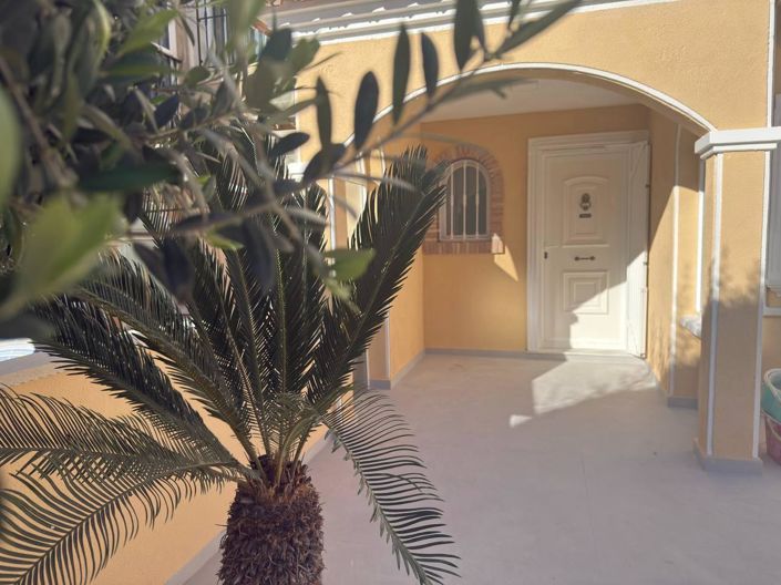 Image No.6-2 Bed Townhouse for sale