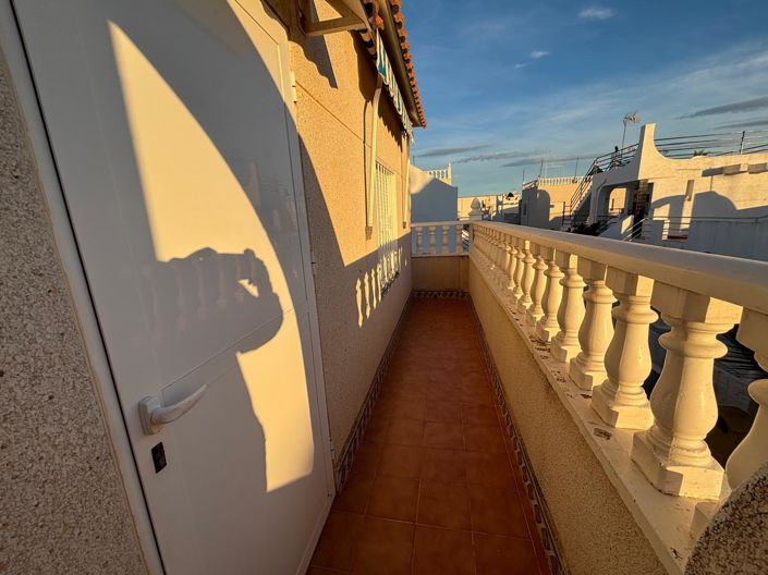 Image No.9-4 Bed House for sale