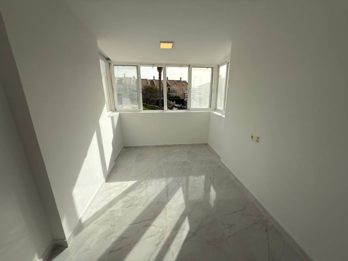 Image No.18-2 Bed Townhouse for sale