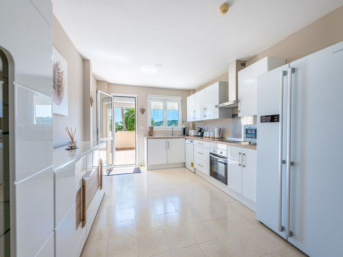 Image No.20-3 Bed Apartment for sale