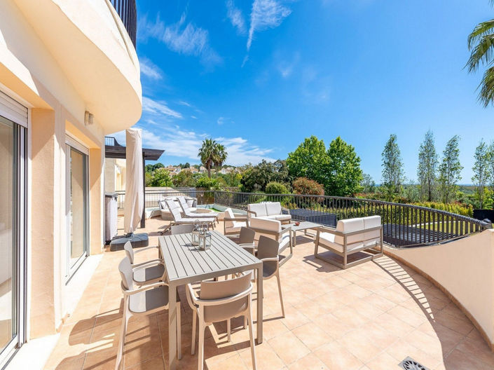 Image No.21-3 Bed Apartment for sale