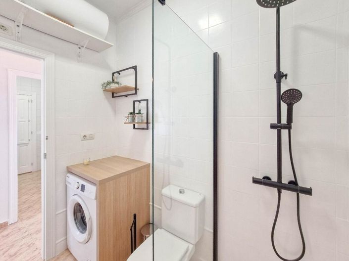 Image No.20-2 Bed Bungalow for sale