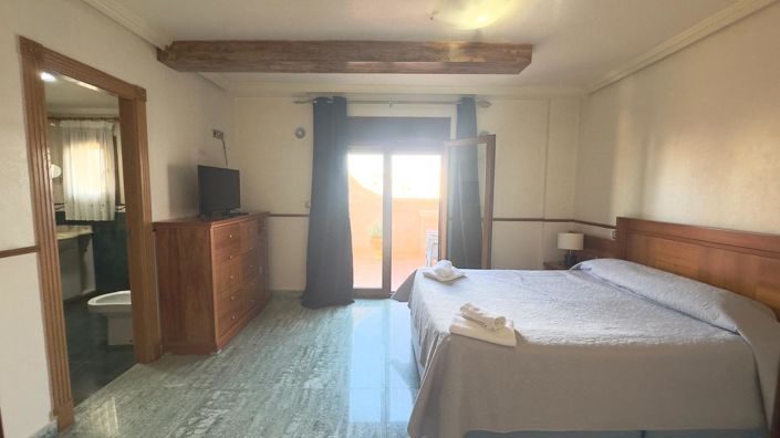 Image No.48-4 Bed Apartment for sale