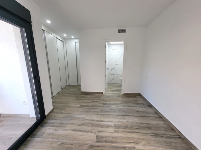 Image No.19-3 Bed Apartment for sale