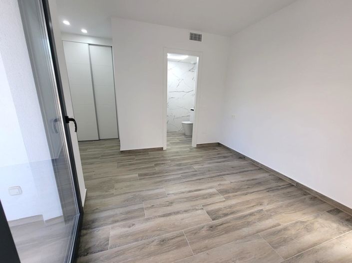 Image No.31-3 Bed Apartment for sale