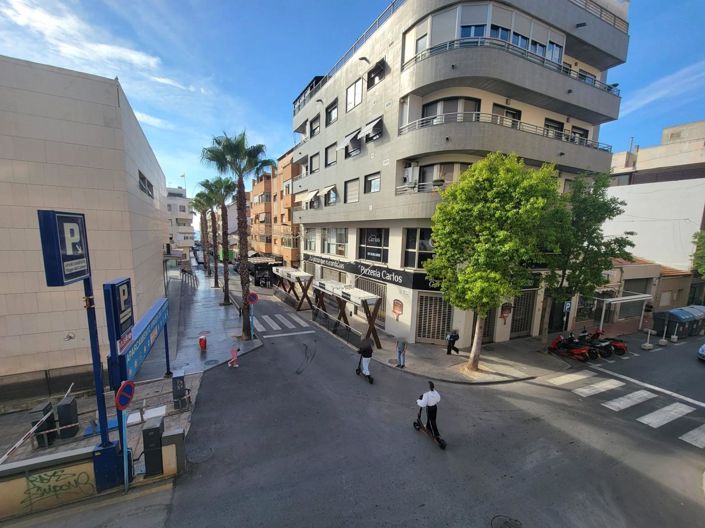 Image No.39-3 Bed Apartment for sale