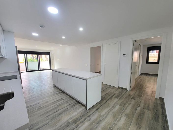 Image No.8-3 Bed Apartment for sale