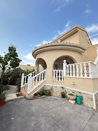 Image No.1-3 Bed Villa for sale