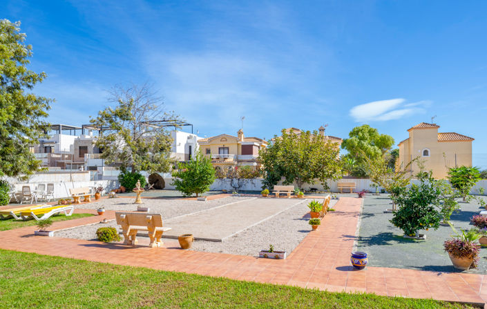 Image No.33-3 Bed Quad for sale