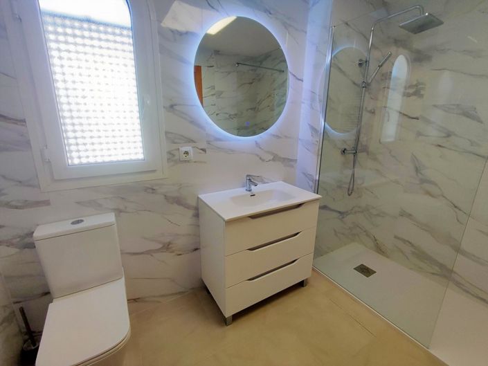 Image No.24-2 Bed Apartment for sale