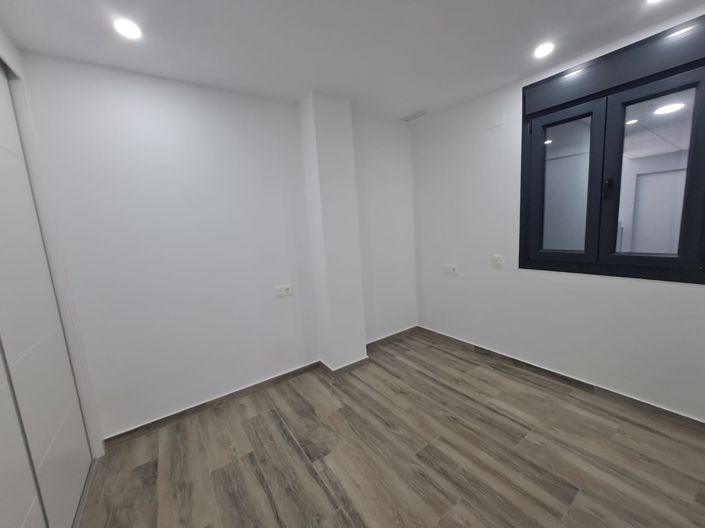 Image No.25-3 Bed Apartment for sale