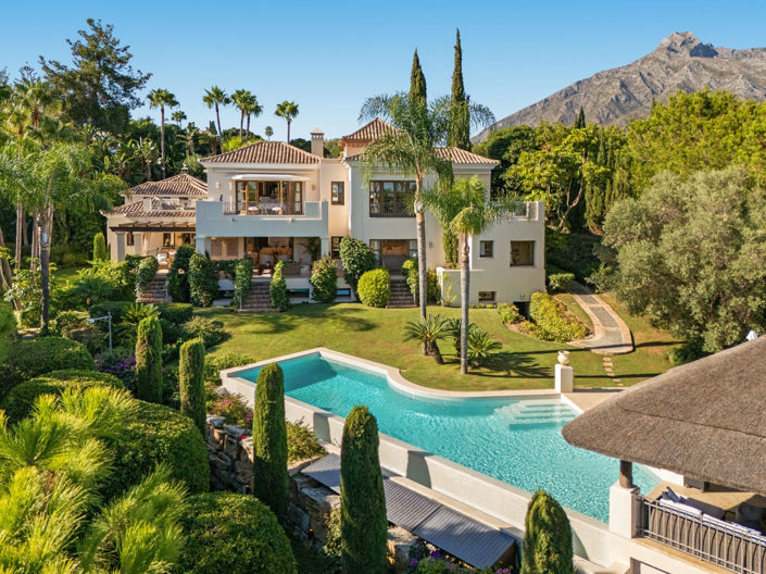 Image No.1-6 Bed Villa for sale