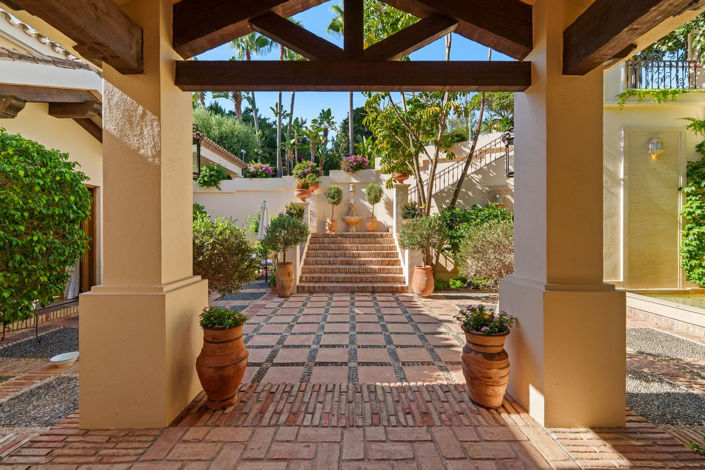 Image No.18-6 Bed Villa for sale