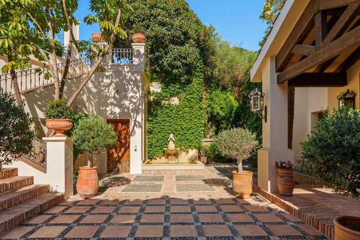 Image No.19-6 Bed Villa for sale