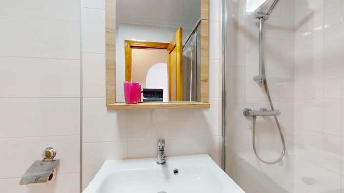 Image No.18-2 Bed Townhouse for sale