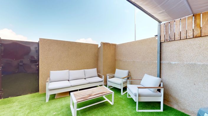 Image No.25-2 Bed Townhouse for sale