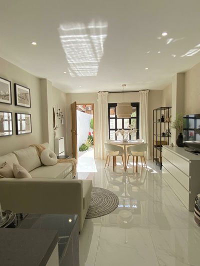 Image No.11-2 Bed Townhouse for sale