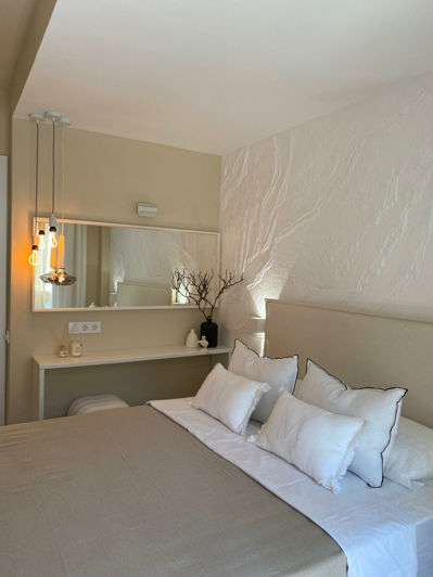 Image No.23-2 Bed Townhouse for sale