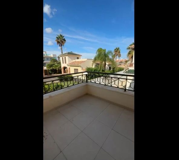 Image No.2-3 Bed Townhouse for sale