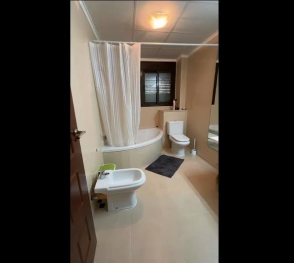 Image No.8-3 Bed Townhouse for sale