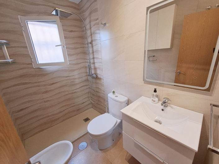 Image No.12-2 Bed Bungalow for sale