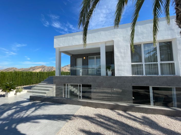 Image No.18-4 Bed Villa for sale