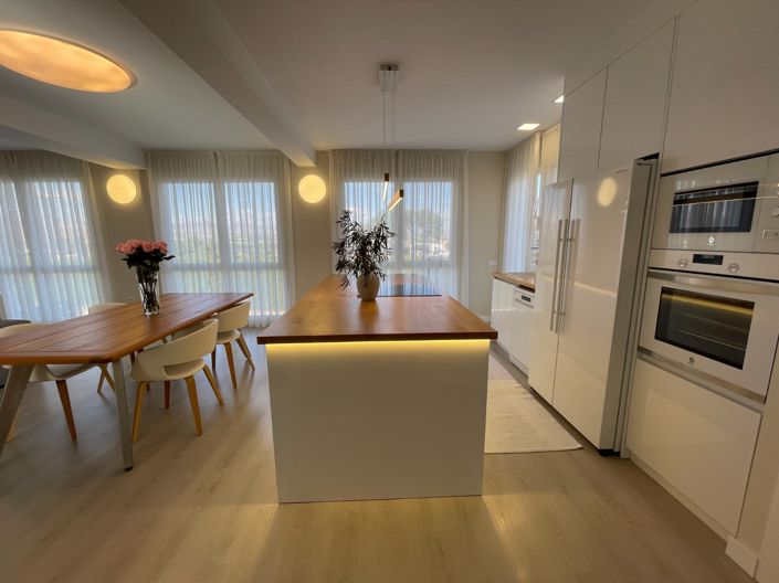 Image No.37-4 Bed Villa for sale