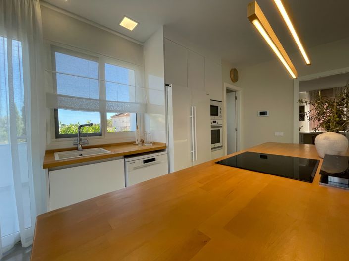 Image No.4-4 Bed Villa for sale