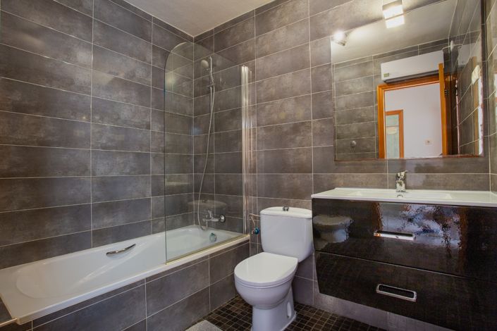 Image No.20-3 Bed Villa for sale