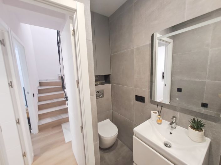 Image No.20-3 Bed Townhouse for sale