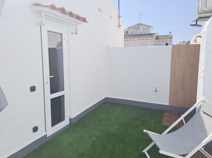 Image No.28-3 Bed Townhouse for sale