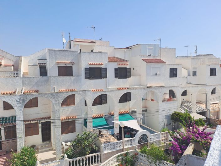 Image No.29-3 Bed Townhouse for sale