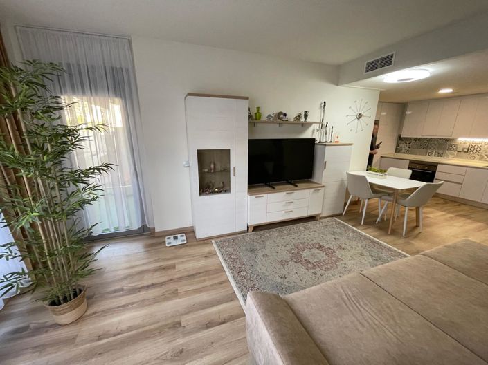 Image No.25-2 Bed Bungalow for sale