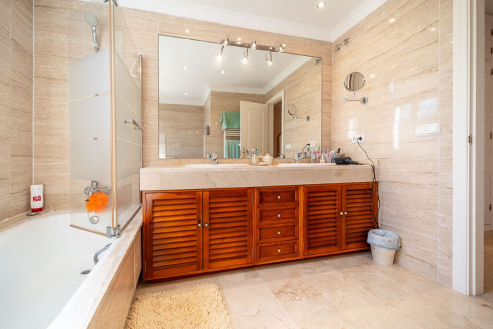 Image No.19-Maison de ville de 3 chambres à vendre à Elviria