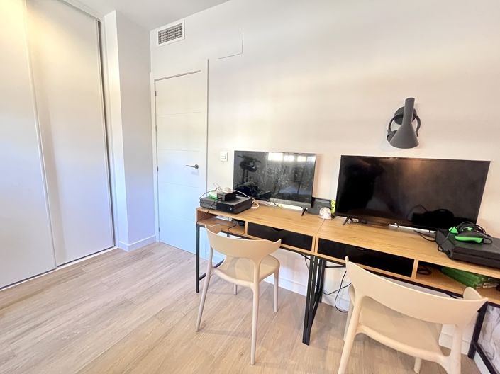 Image No.20-3 Bed Apartment for sale