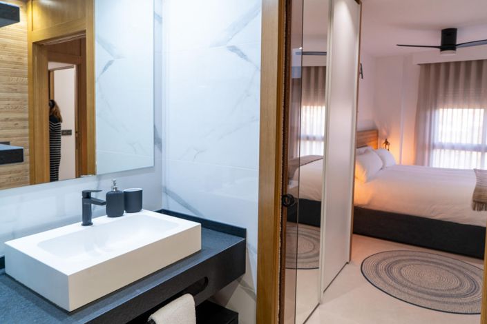 Image No.20-2 Bed Apartment for sale