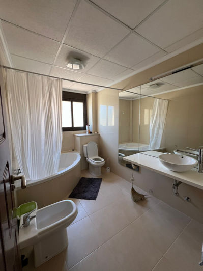 Image No.8-3 Bed Townhouse for sale